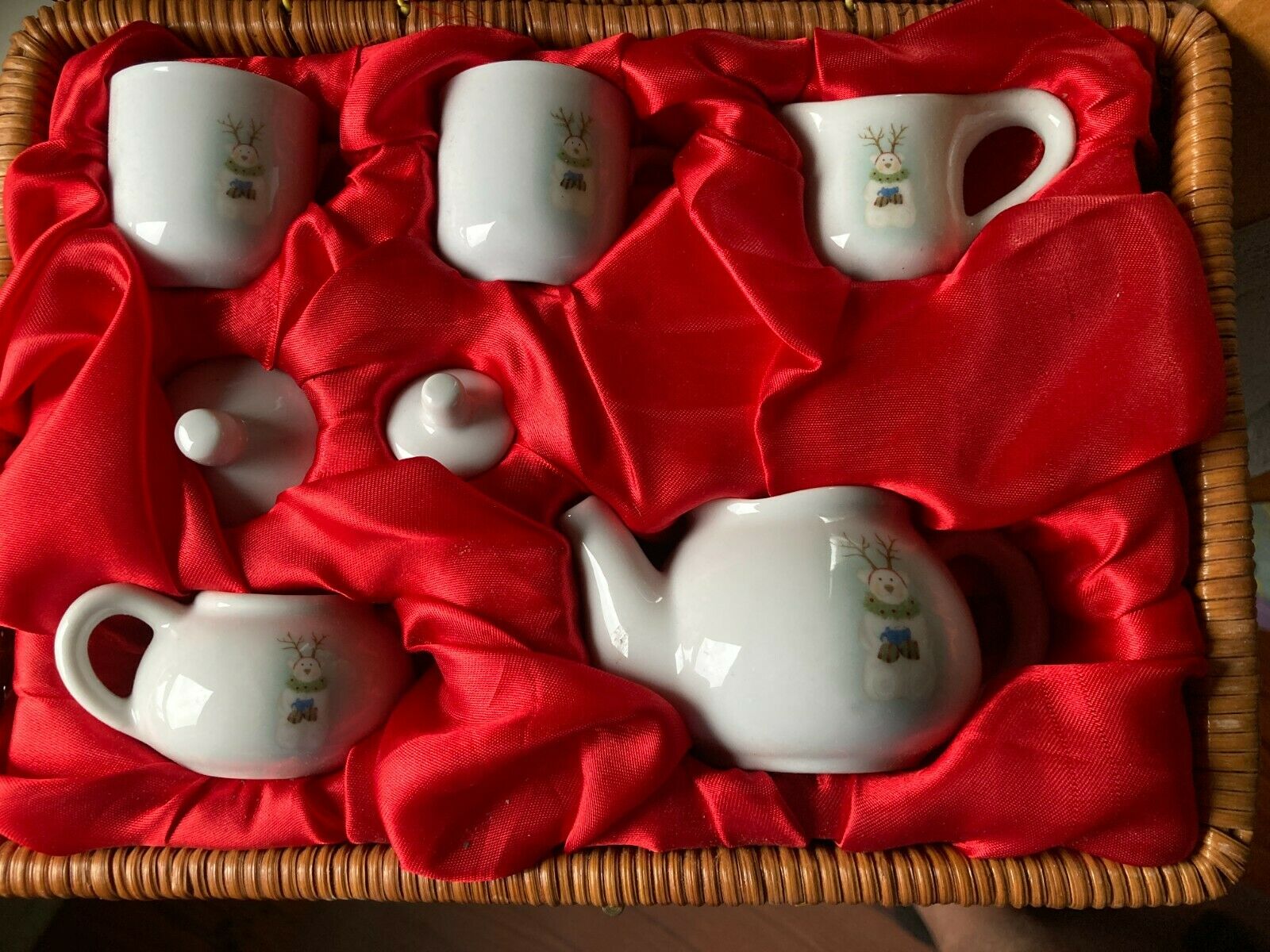 Vintage Polar Bear Mini 13 Piece  Tea Set With Basket Made In China