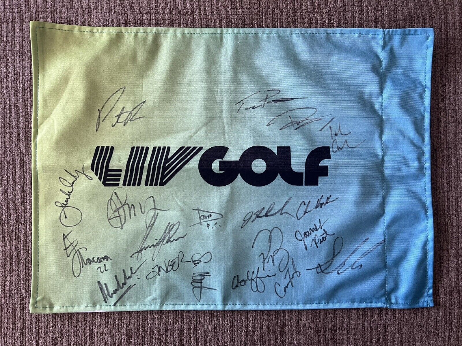 19 LIV Golf Signed Flag Chicago Invitational Reed, Casey, Ancer, Wolff, Gooch
