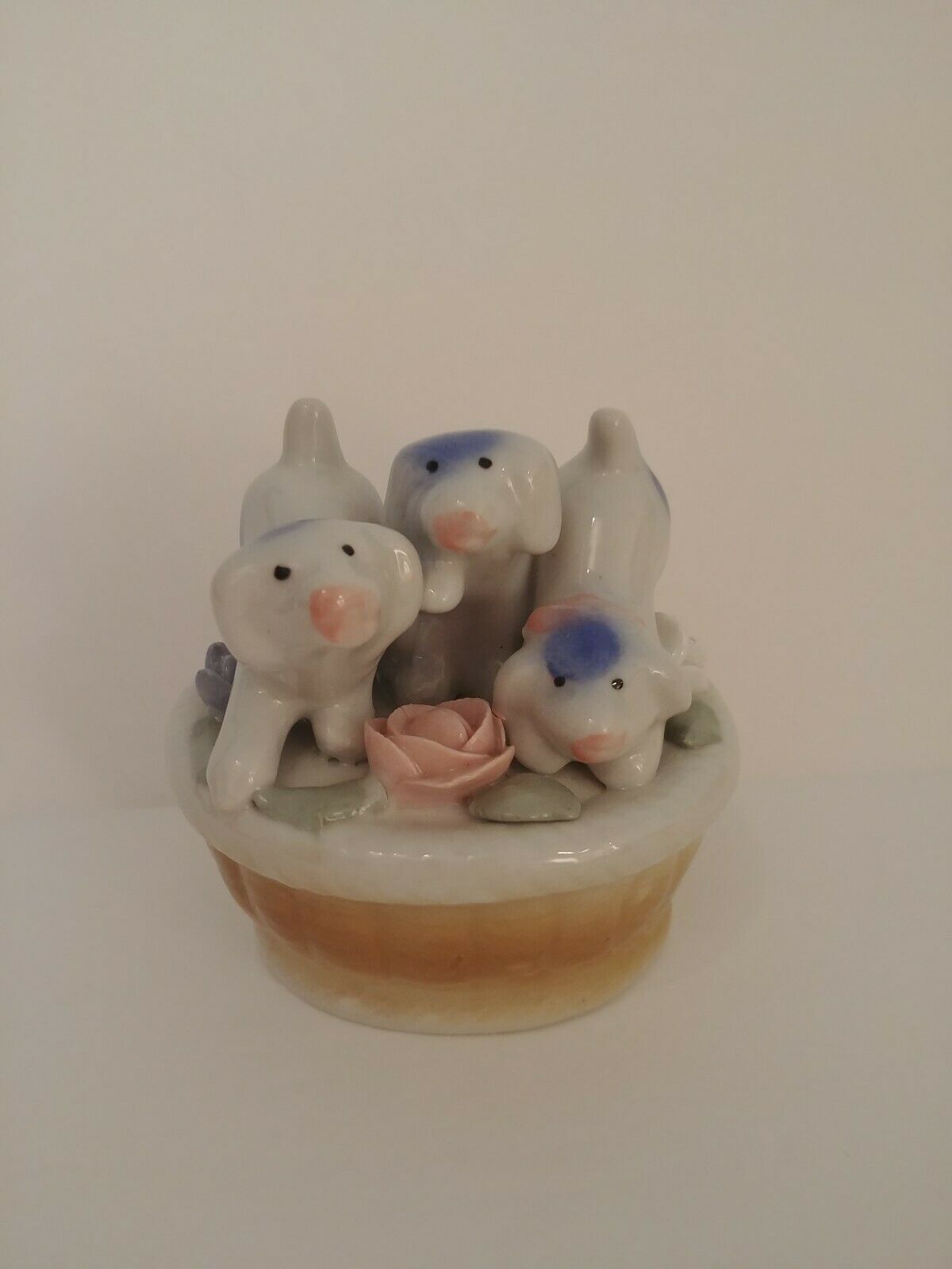 Porcelain Figurine Three Puppies Dogs Pink And Blue Roses In Basket Statue