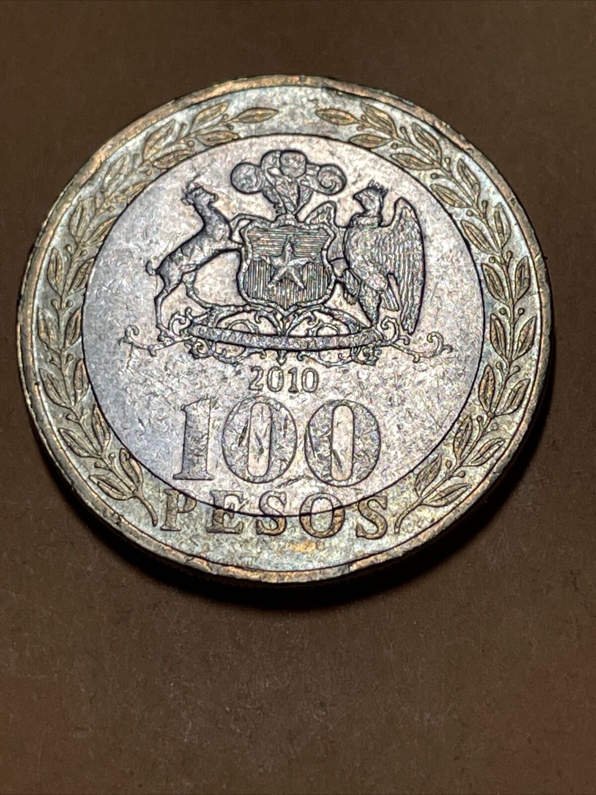 Chile 100 Pesos Current Circulated Bimetallic Coin - Dated 2010