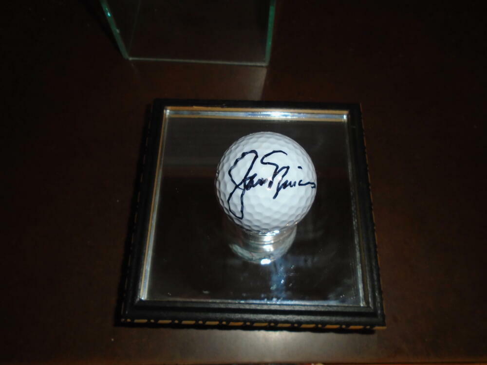 Jack Nicklaus Signed Golf Ball With Glass Display Case Gai 100% Auth